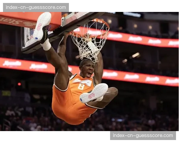 克里斯·邓恩本赛季保持全勤，成快船自2019年SGA&哈雷尔后首人